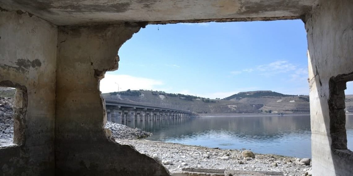 وفاة امرأة بعد سقوط حائط منزلها عليها في دير الزور