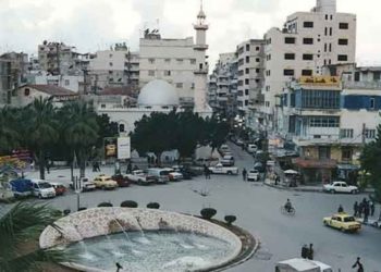 قوات النظام تعتقل ثلاثة أشخاص في اللاذقية بتهمة التلاعب بسعر الصرف