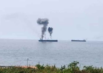 انفجار بناقلة نفط قبالة ميناء بانياس بريف طرطوس