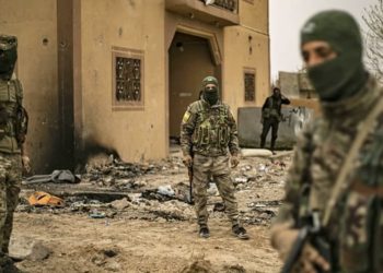 عملية أمنية لـ”قسد” تتسبب بمقتل أب وابنه بريف دير الزور