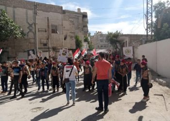 بالإجبار.. مسيرات موالية للأسد بريف دمشق