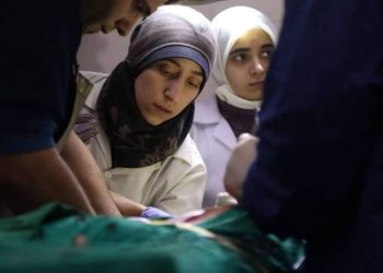 تقرير حقوقي.. النظام يهدد أهالي النشطاء المعارضين على نحو مشابه لأساليب “المافيا”