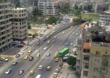 أب يكبل ابنته بالسلاسل في اللاذقية