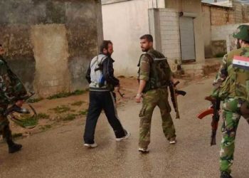 حمص.. شبان تواصلوا مع أقاربهم خارج سوريا فاعتقلتهم “المخابرات” بتهمة العمالة