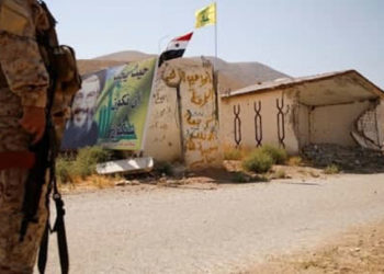 عبر البادية.. شاحنات من العراق لصالح ميليشيا حزب الله