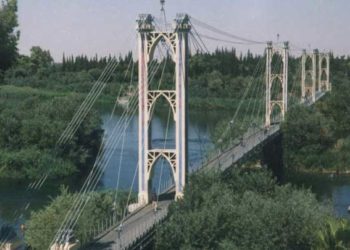 ثاني جسر معلق في العالم.. 8 سنوات على تدمير جسر دير الزور