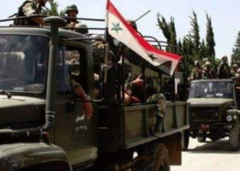 قوات النظام تعزز حواجزها وتداهم عدداً من المزارع بريف درعا