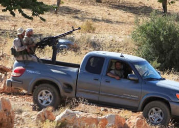 الجيش اللبناني يقبض على 8 أشخاص بتهمة تهريب الوقود إلى سوريا