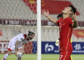 منتخب النظام يخسر أمام الصين.. ولاعبوه ينظمون حملة ضد إدارتهم