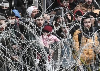 اليونان تصنف تركيا دول ثالثة آمنة للاجئين تمهيداً لإعادة السوريين وغيرهم إليها