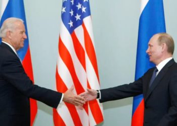 بايدن: تحدثت مع بوتين عن ضرورة فتح ممر إنساني في سوريا