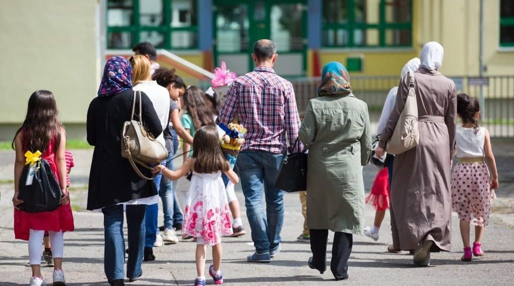 العفو الدولية تطالب ألمانيا بعدم ترحيل اللاجئين السوريين