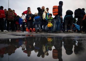 المرصد الأورومتوسطي: الاتحاد الأوروبي يُموّل تقنيات خطيرة لمنع طالبي اللجوء من الوصول إلى أوروبا