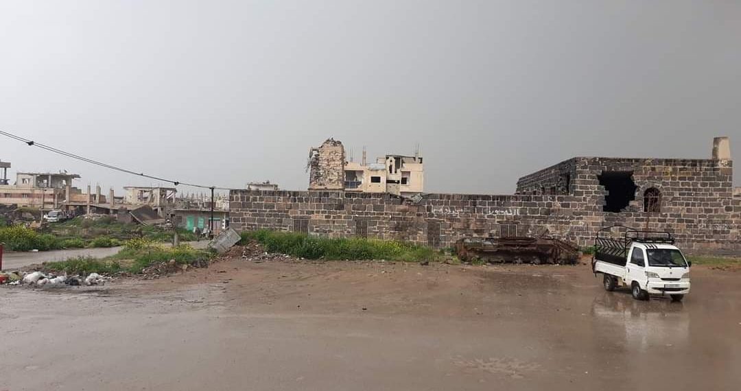 مقابل فدية مالية.. الإفراج عن محامي مقرب من النظام من قبل مجهولين في درعا