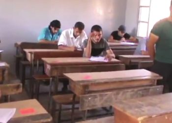 معلمون يتلقون تهديدات من مسؤولين في النظام بسبب رفضهم تسهيل عمليات الغش في الامتحانات