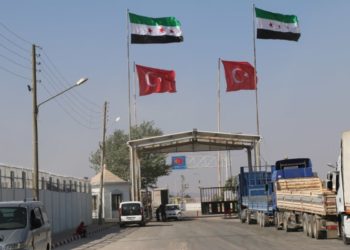 منسقو استجابة سوريا تكشف حجم المساعدات الواردة إلى المناطق المحررة عبر “باب الهوى”