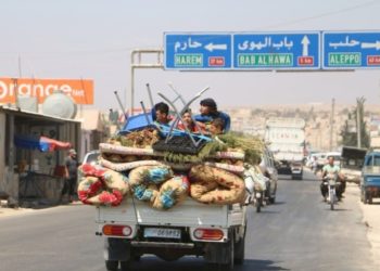 “منسقو الاستجابة” يعلن رصد موجة نزوح جديدة بسبب تصعيد النظام على ريف إدلب