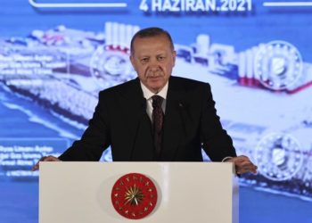 الرئيس التركي يعلن عن اكتشافات نفطية ضخمة في البحر الأسود