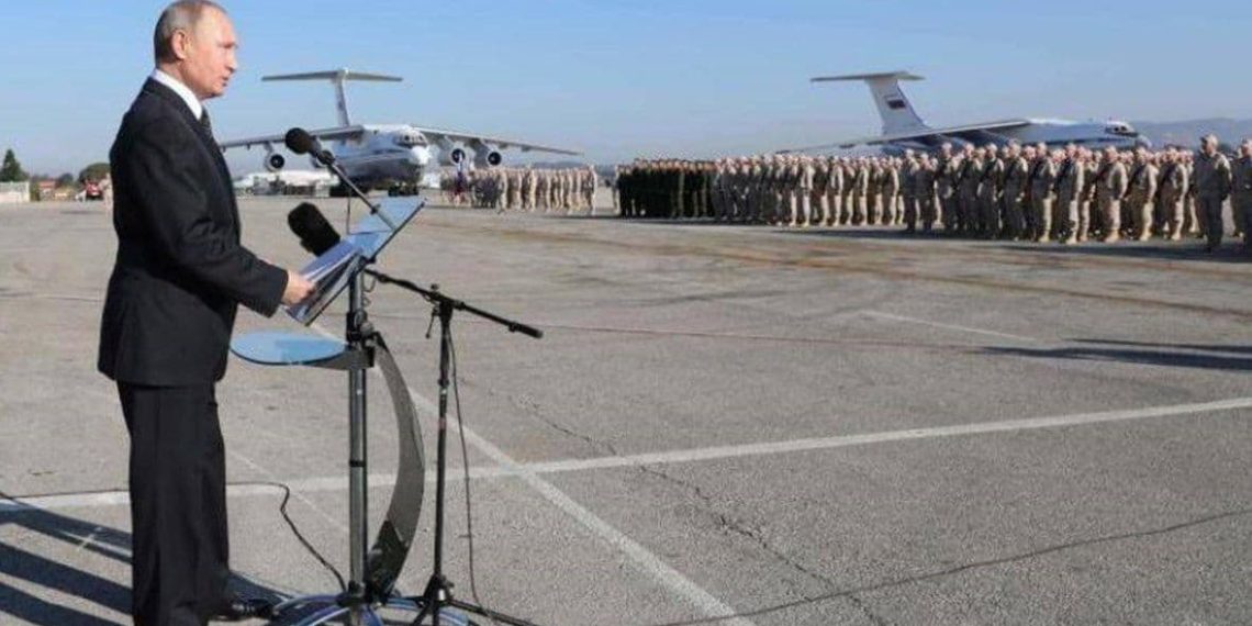 بوتين يمنح كبار الضباط الروسيين في سوريا رتباً جديدة