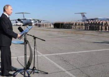 بوتين يمنح كبار الضباط الروسيين في سوريا رتباً جديدة