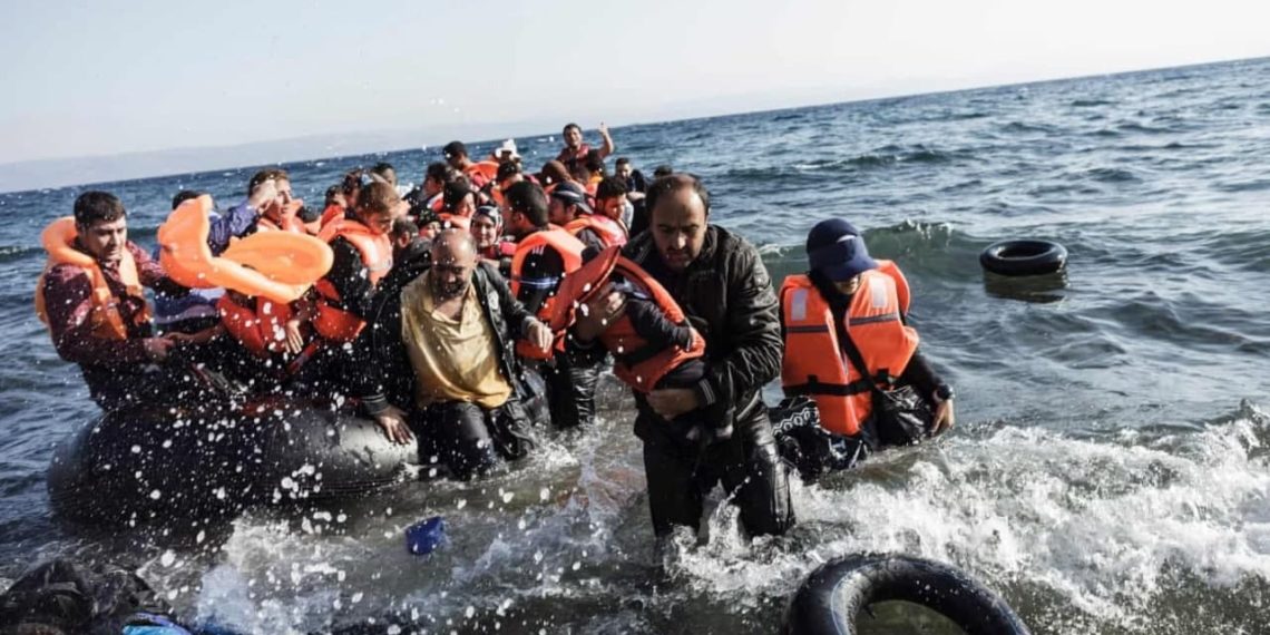 ردع اللاجئين.. صحيفة بريطانية تكشف خطة لمراقبة حدود الاتحاد الأوروبي مع تركيا