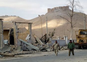 ميليشيا فاطميون تنقّب عن الآثار جنوبي الرقة