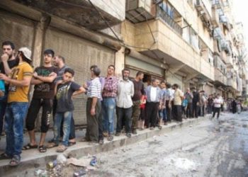 مسؤول في حكومة النظام: سبب أزمة الخبز بحلب “ضعاف النفوس”