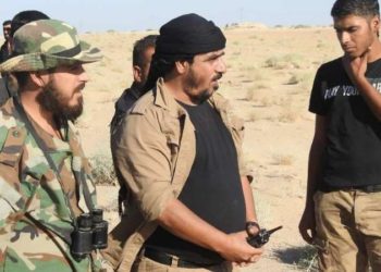 الميليشيات الإيرانية ترد على القوات الروسية بعد تكريمها قائد ميليشيا بدير الزور