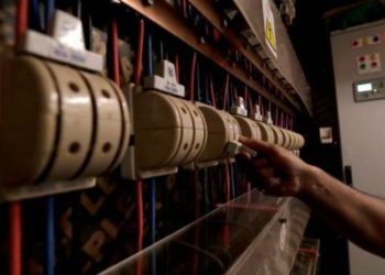 بالتزامن مع موجة الحر.. تراجع كبير للكهرباء في دمشق وريفها