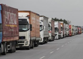 قافلة مساعدات أممية تدخل شمال غرب سوريا