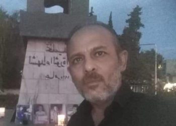 مجهولون يلقون قنبلة أمام محل ناشط في السويداء