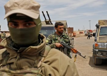 مدعومة بالتحالف الدولي.. قسد تقتحم بلدة في دير الزور