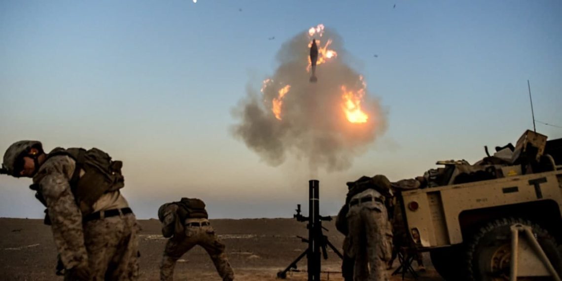 صحيفة أمريكية: واشنطن تعتزم إبقاء 900 جندي لدعم قسد في سوريا