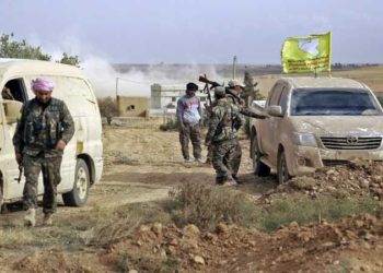 قسد تنقل عشرات المعتقلين في الطبقة.. باتجاه مكان “سيء السمعة”