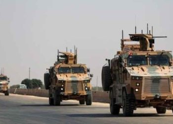 تركيا تدفع بتعزيزات عسكرية إلى إدلب