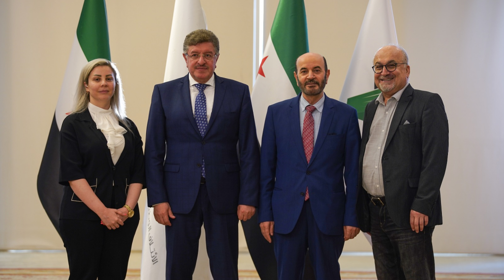 سالم المسلط رئيساً للائتلاف.. انتخاب هيئة رئاسية وسياسية جديدة للائتلاف الوطني السوري