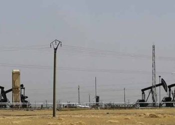 “قسد” تعزز نقاطها العسكرية حول حقول النفط في دير الزور