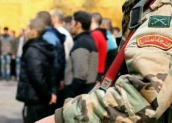 مئات الأشخاص يتوجهون لشعب التجنيد في درعا