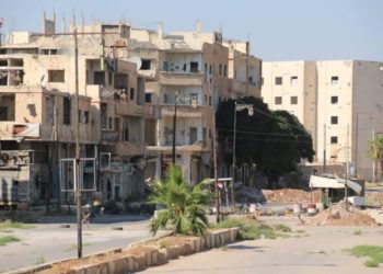 أبرزهم أصحاب الأمراض المزمنة.. إغلاق الطرق يثقل كاهل الأهالي في درعا البلد