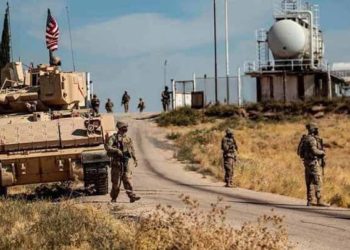 الميليشيات الإيرانية تستهدف قاعدة للقوات الأمريكية بدير الزور