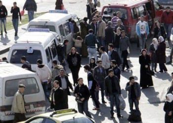 ريف دمشق.. إضراب العشرات من سائقي سيارات النقل العام عن العمل