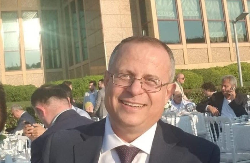 وفاة الأديب السوري المعارض “عبد الله زنجبير” بشكل مفاجئ في تركيا