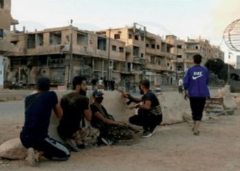 مقتل شاب على يد مجموعة مسلحة تابعة للنظام في درعا البلد