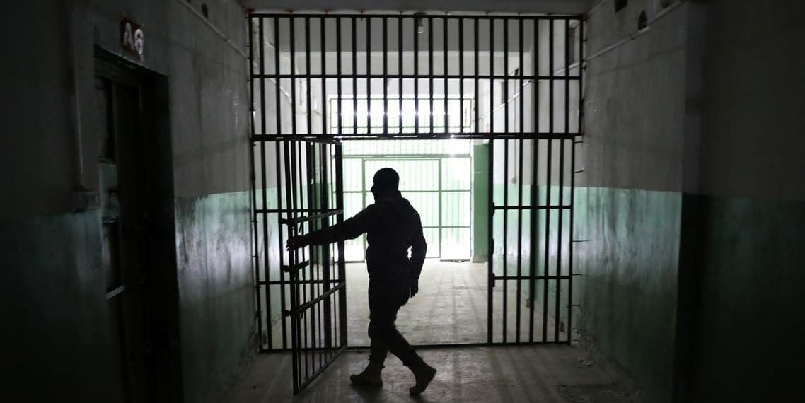 فرار معتقلين من سجن لقسد بريف الرقة