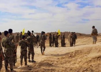 ميليشيا الحرس الثوري تصادر دولارات العائدين من لبنان لقضاء إجازة العيد