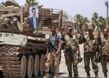 الفرقة الرابعة تداهم منازل المدنيين في درعا وتسرق محتوياتها