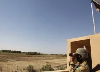 العراق يعلن توقيف أشخاص حاولوا التسلل إلى أراضيه