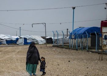 ألبانيا تتسلم دفعة من رعاياها المحتجزين في الحسكة من ذوي عناصر تنظيم الدولة