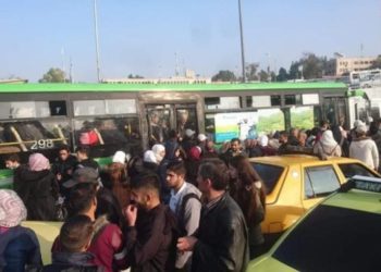 أزمة النقل تتفاقم في ريف دمشق وسائقون يواصلون إضرابهم