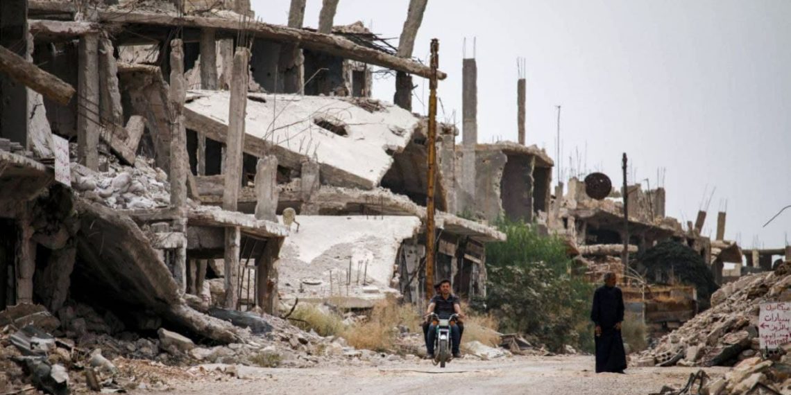 عشائر درعا تدعو عناصر النظام للانشقاق عنه